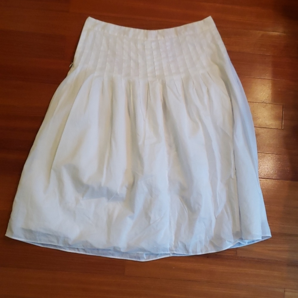 J Crew white lightweight cotton pleated skirt. 10.